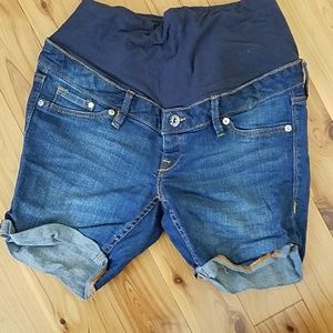 H & M Mama shorts